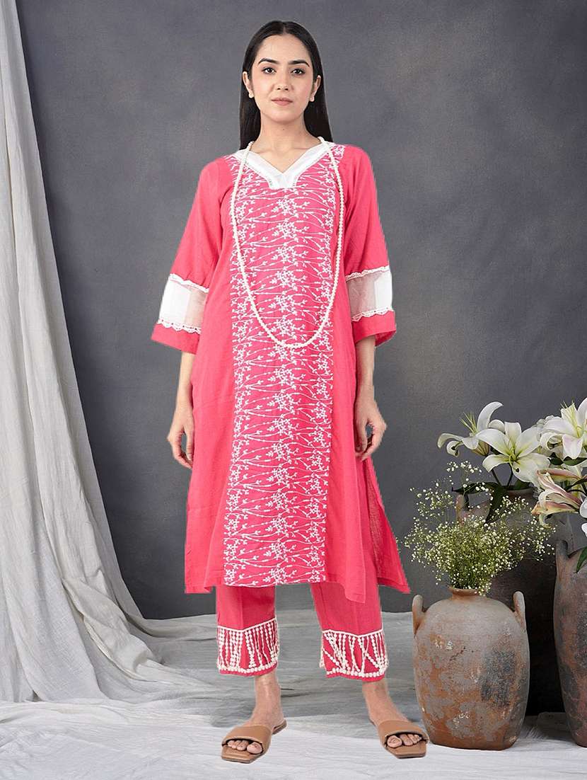 women solid with work three quarter sleeve kurta pant set