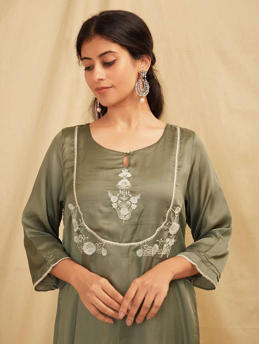 women three quarter sleeve kurta pant with dupatta set - 21975168 -  Standard Image - 5