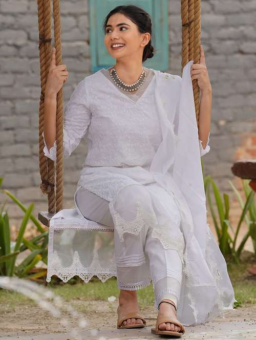 women three quarter sleeve kurta pant with dupatta set - 21975180 - Standard Image - 0