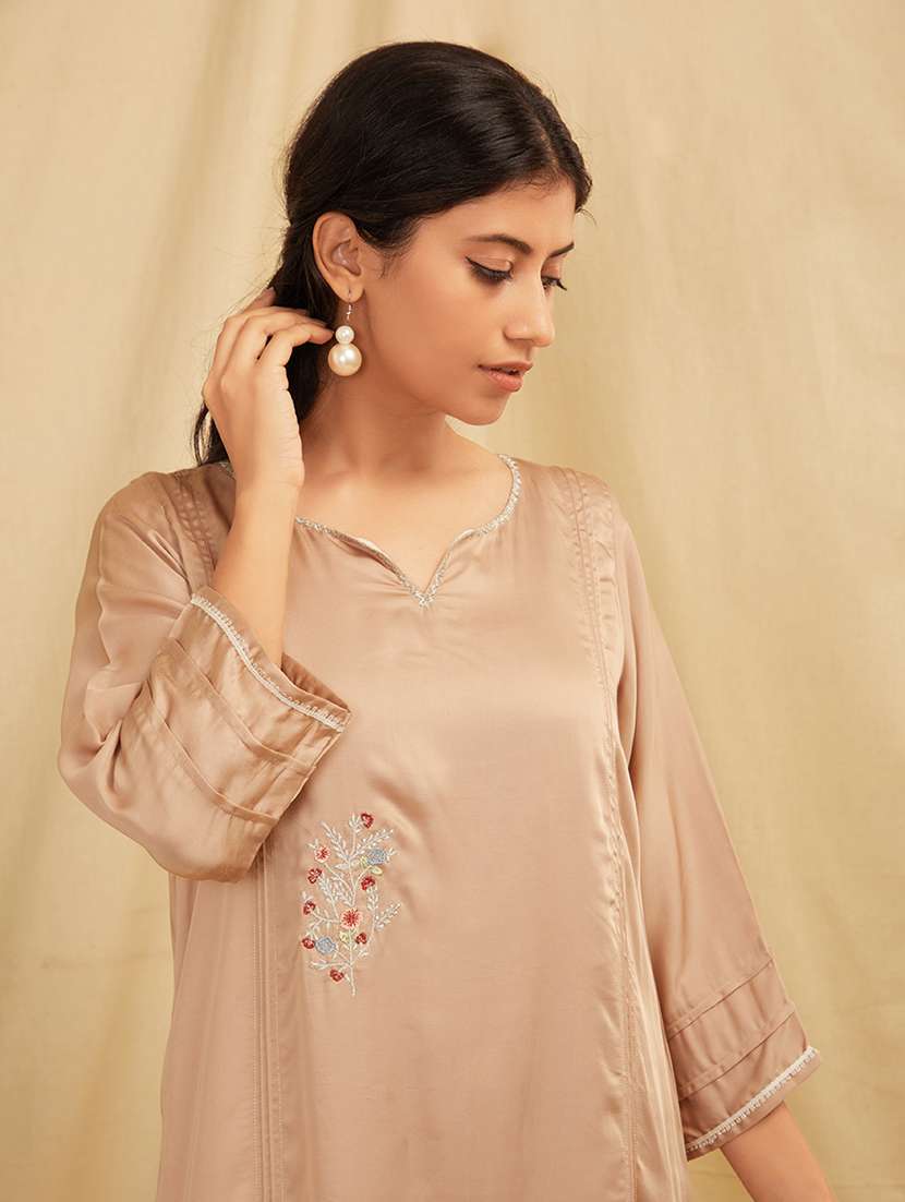 women three quarter sleeve kurta pant with dupatta set - 21975183 - Standard Image - 5