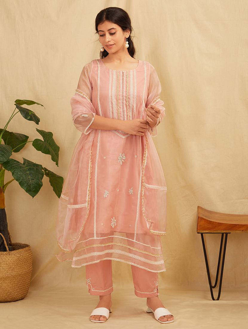 women three quarter sleeve kurta pant with dupatta set - 21975185 - Zoom Image - 0