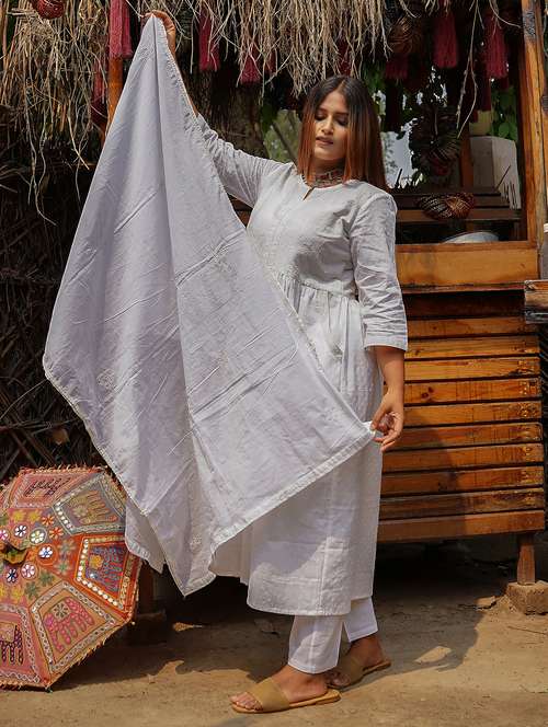 women three quarter sleeve kurta pant with dupatta set - 21975198 - Standard Image - 0