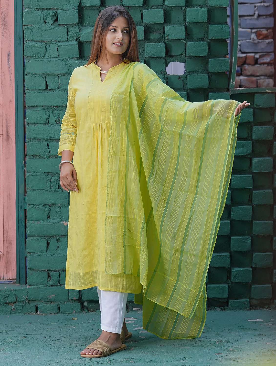 women three quarter sleeve kurta pant with dupatta set