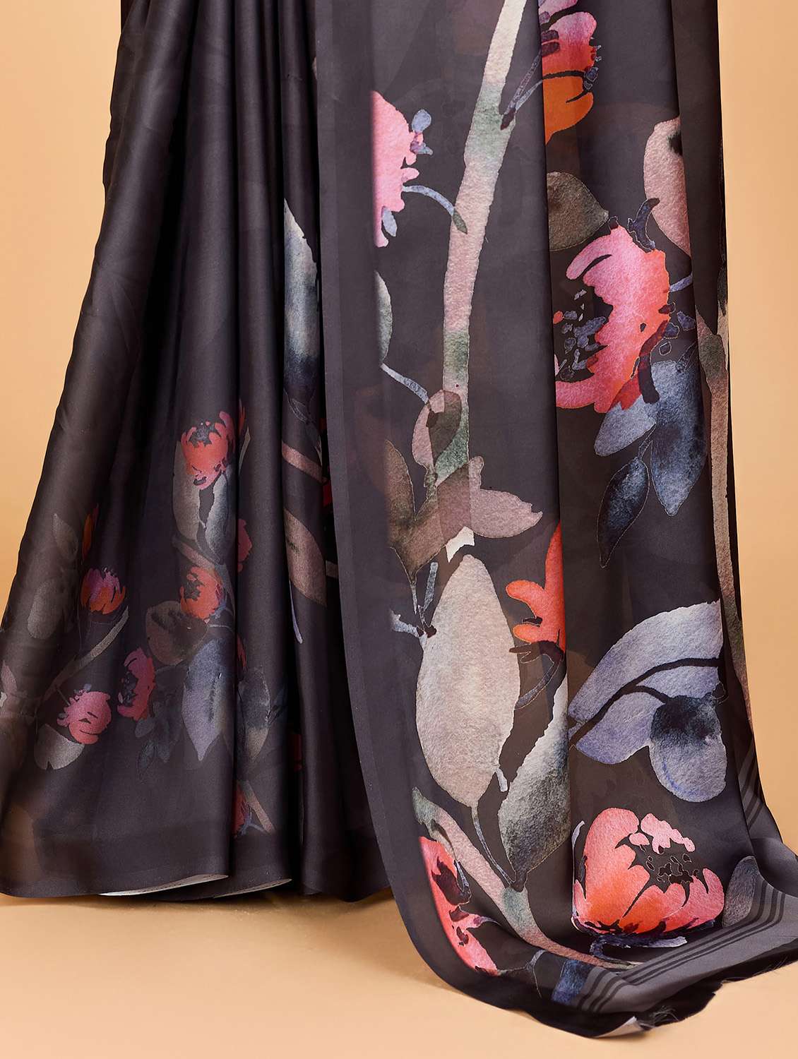 women floral printed saree with blouse - 21975247 - Standard Image - 5