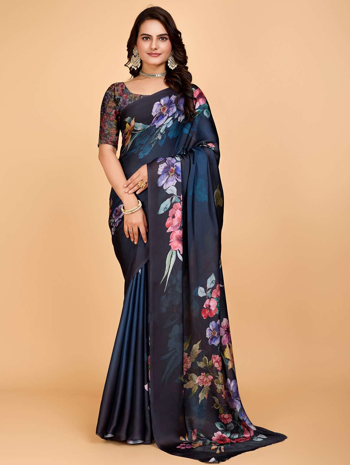 women floral printed saree with blouse - 21975248 - Zoom Image - 0
