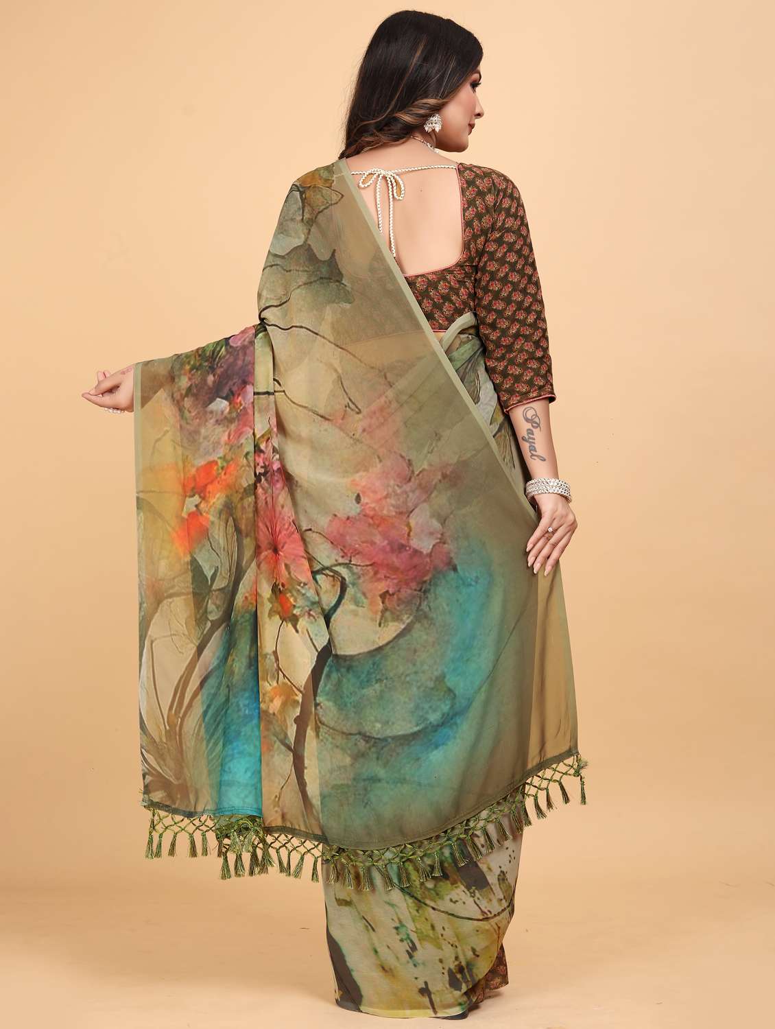 women floral printed saree with blouse - 21975252 - Standard Image - 3