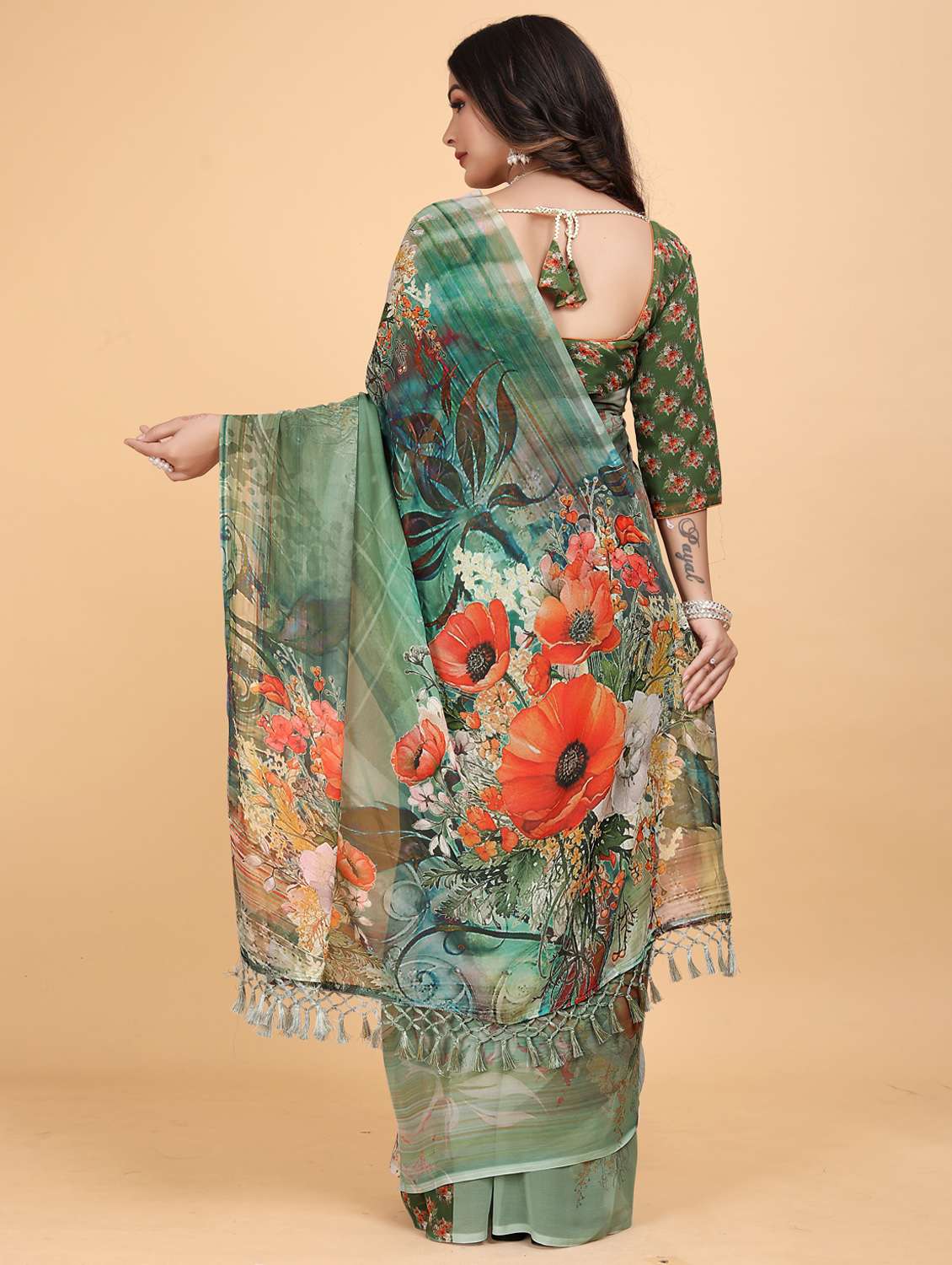 women floral printed saree with blouse - 21975258 - Standard Image - 3