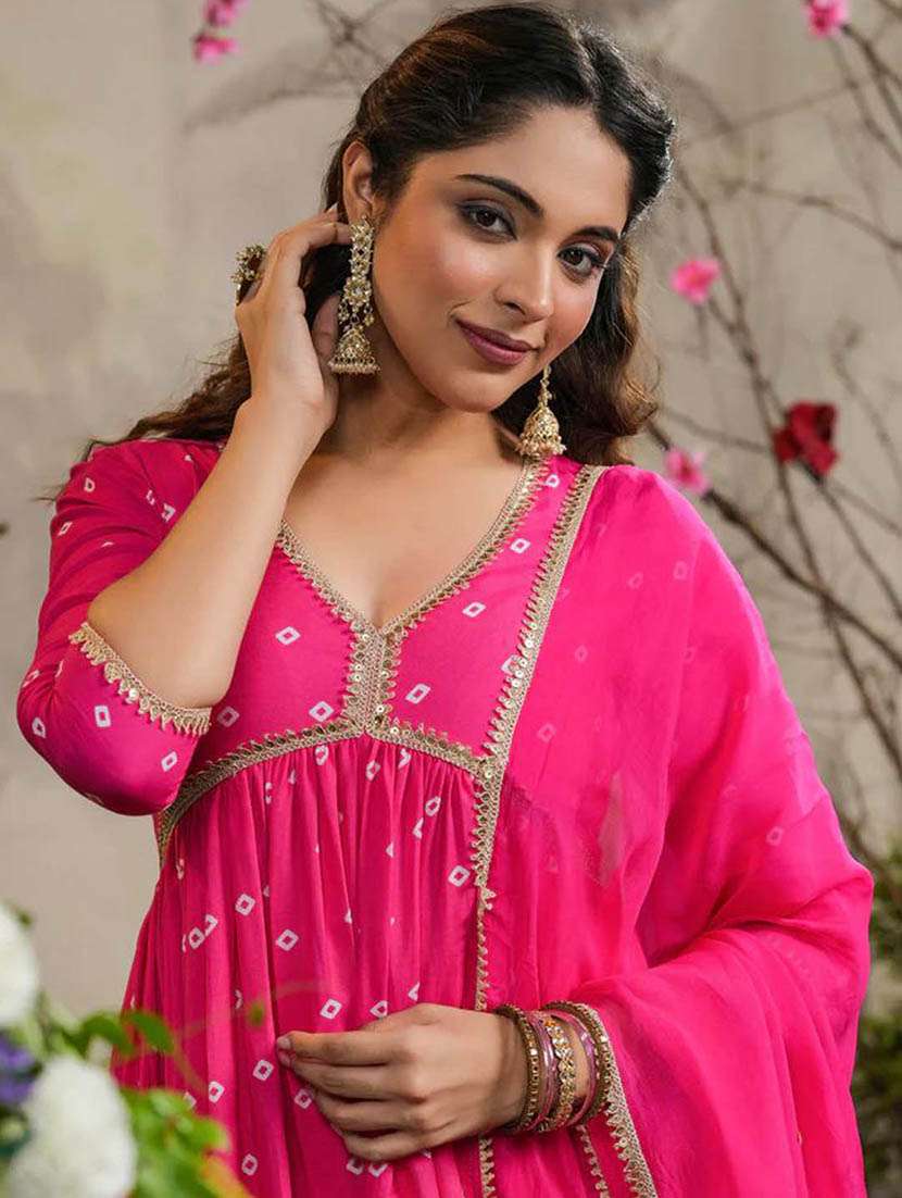 women three quarter sleeve kurta pant with dupatta set - 21975485 - Standard Image - 3