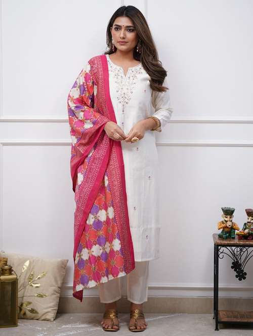 women three quarter sleeve kurta pant with dupatta set - 21975551 - Standard Image - 0