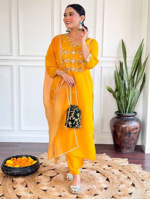 women three quarter sleeve kurta pant with dupatta set - 21975557 -  Standard Image - 0