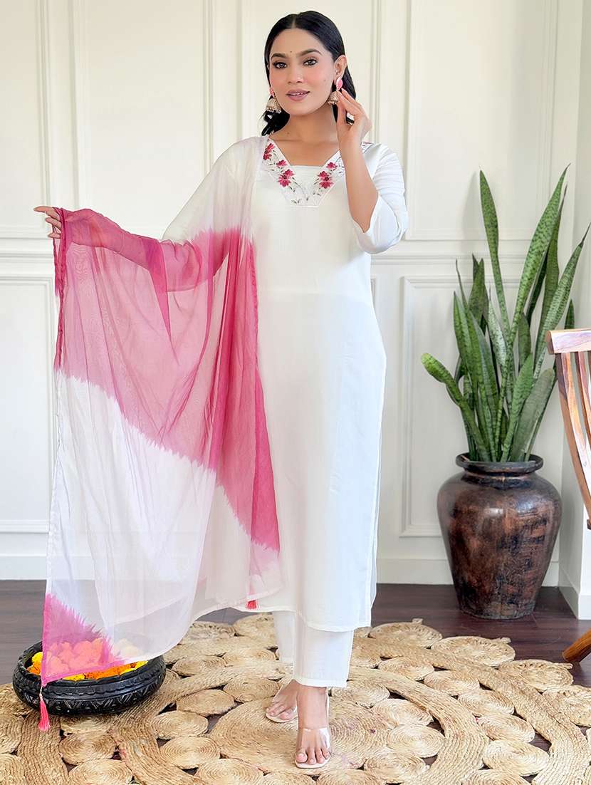 women three quarter sleeve kurta pant with dupatta set - 21975561 - Zoom Image - 0