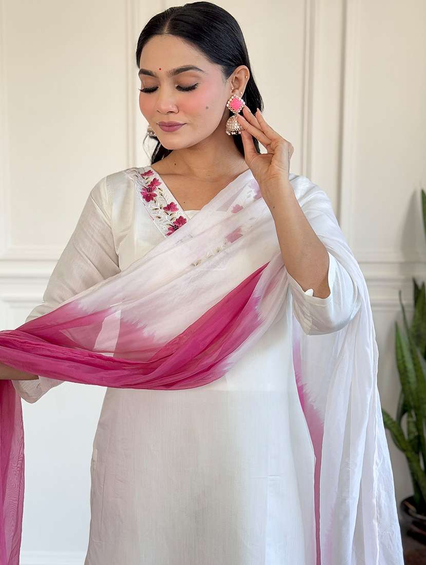 women three quarter sleeve kurta pant with dupatta set - 21975561 - Standard Image - 3