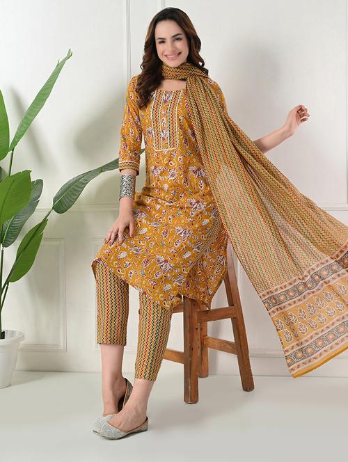 women three quarter sleeve kurta pant with dupatta set - 21975598 -  Standard Image - 0