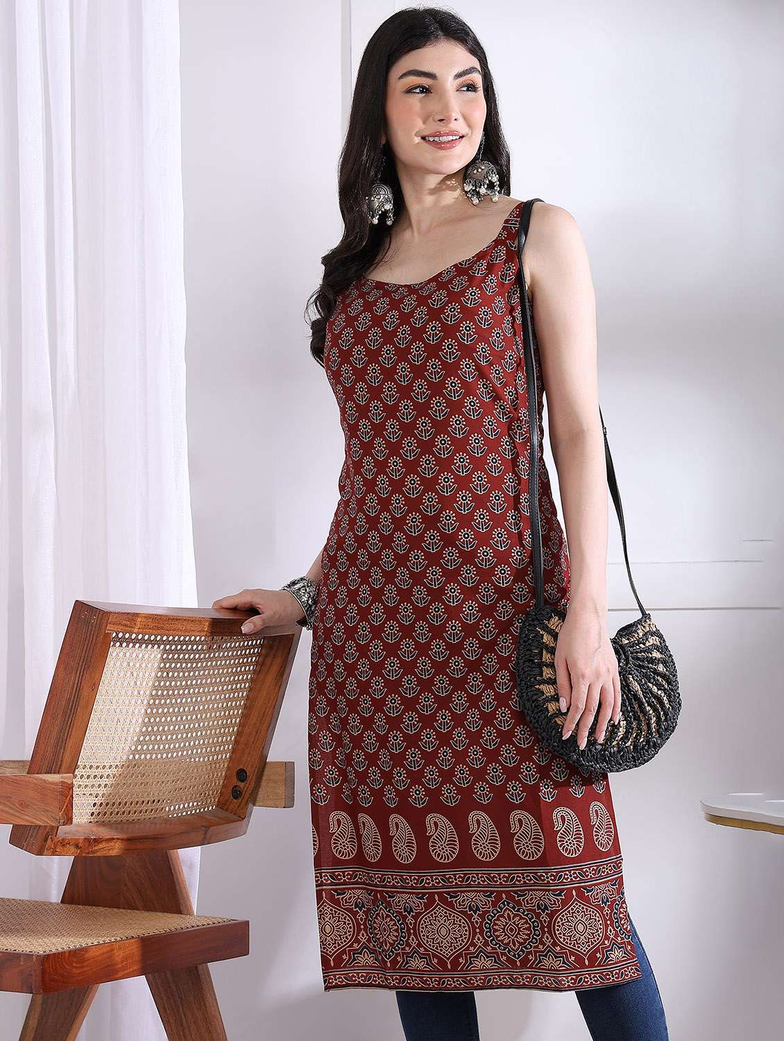 women printed sleeveless straight kurta - 21975780 -  Standard Image - 5
