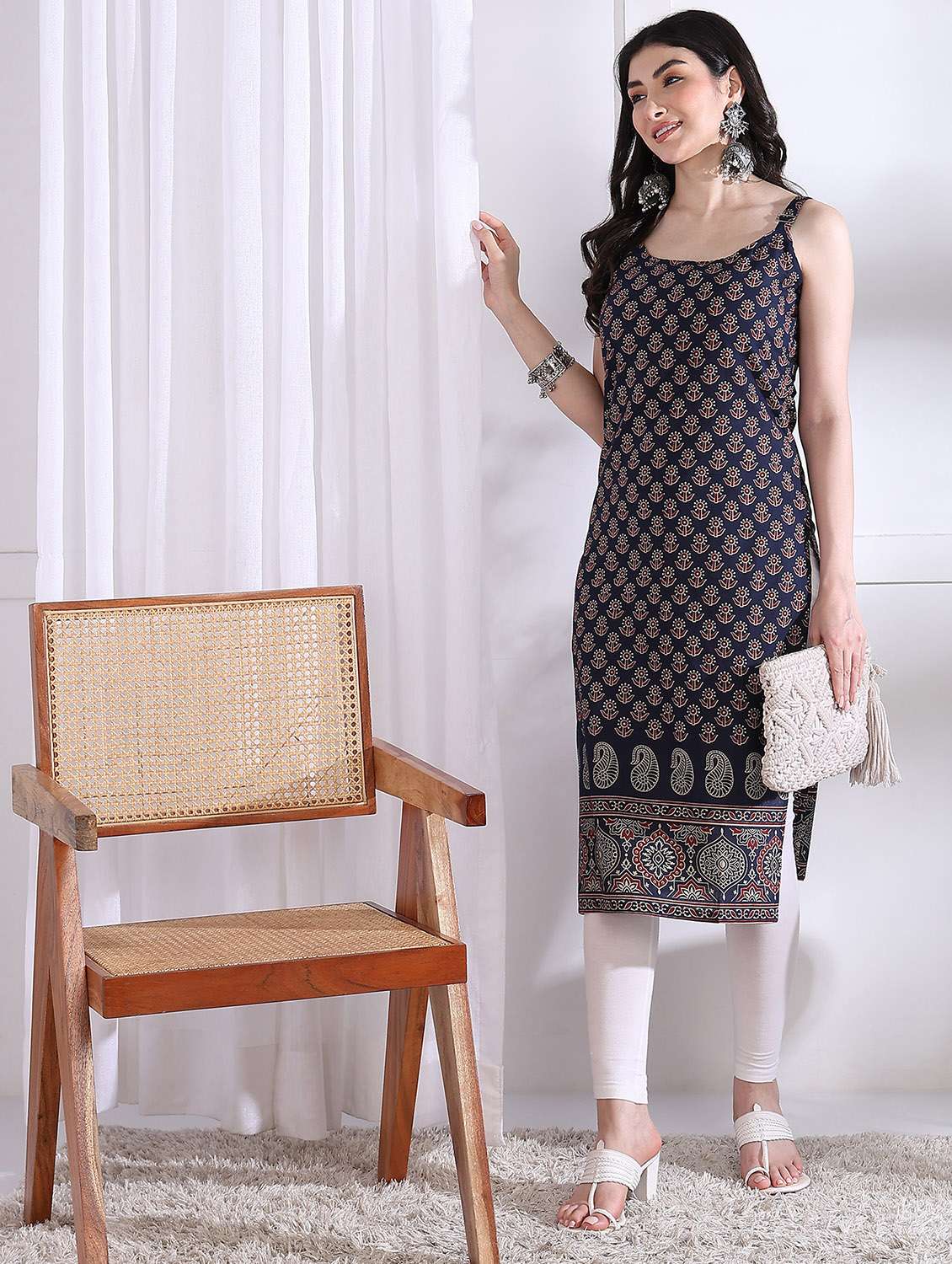women printed sleeveless straight kurta
