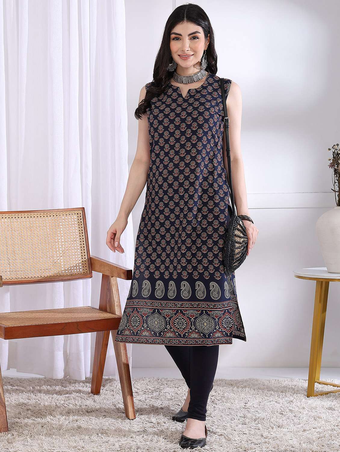 women printed sleeveless straight kurta