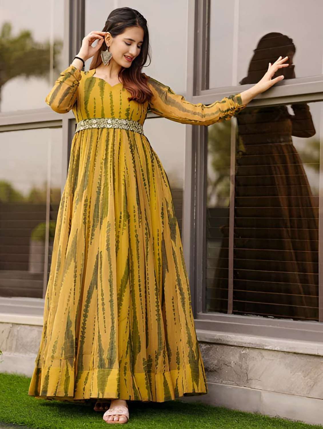 women printed long sleeve flared gown