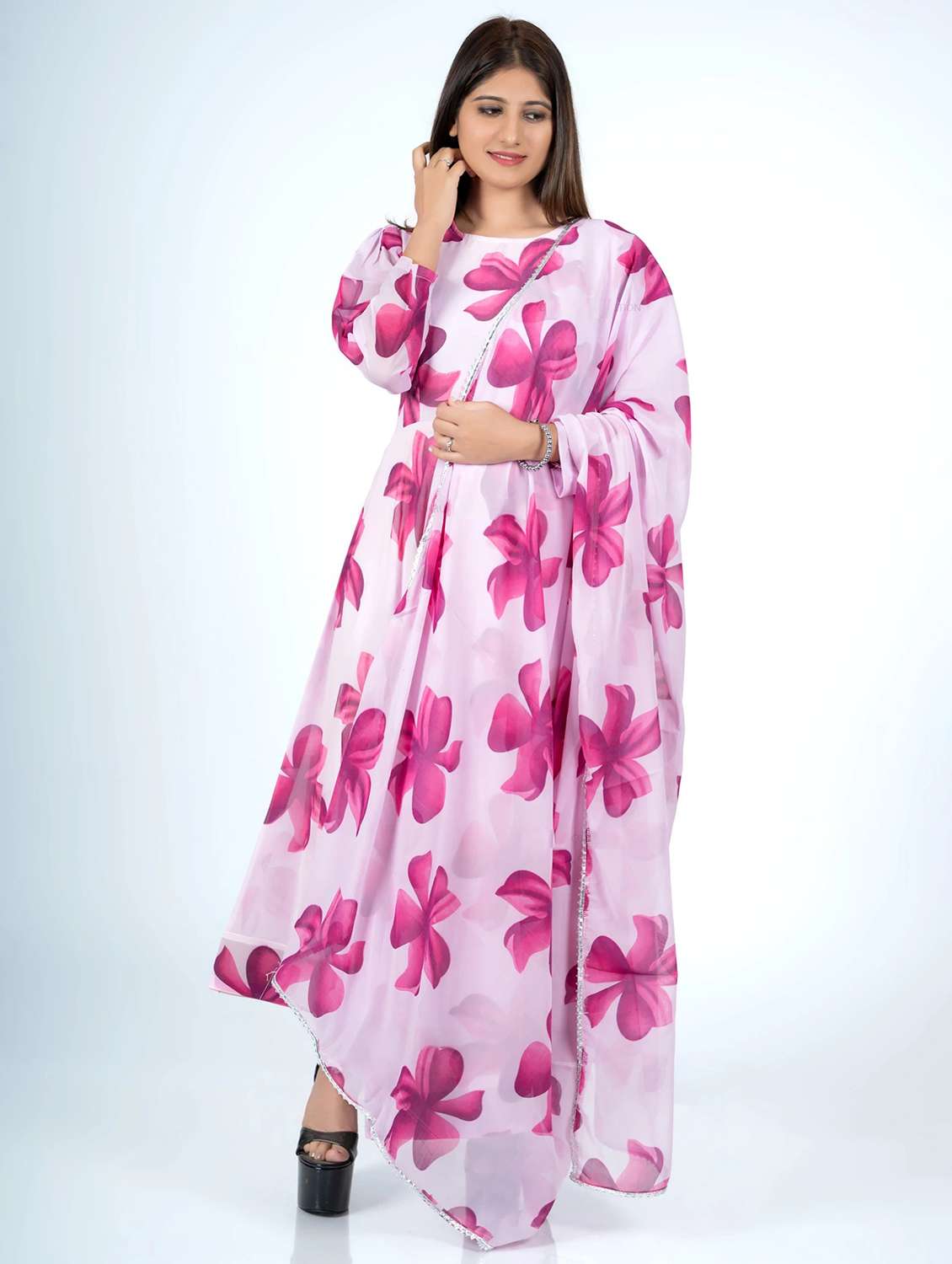 women floral printed long sleeve kurta dupatta set