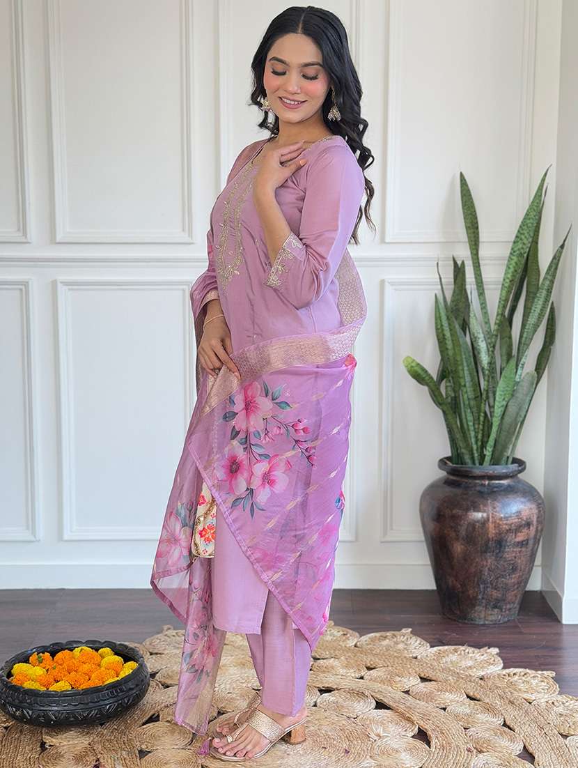 women three quarter sleeve kurta pant with dupatta set - 21976511 -  Standard Image - 3