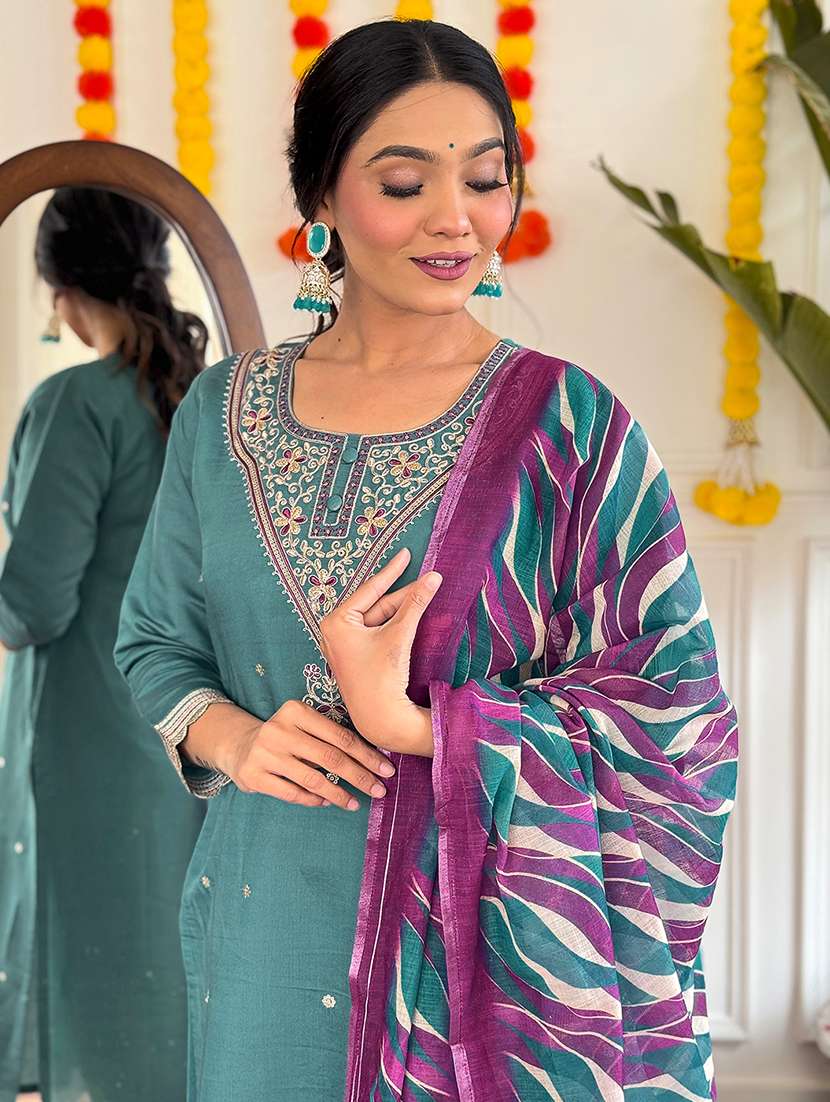 women three quarter sleeve kurta pant with dupatta set - 21976523 -  Standard Image - 3