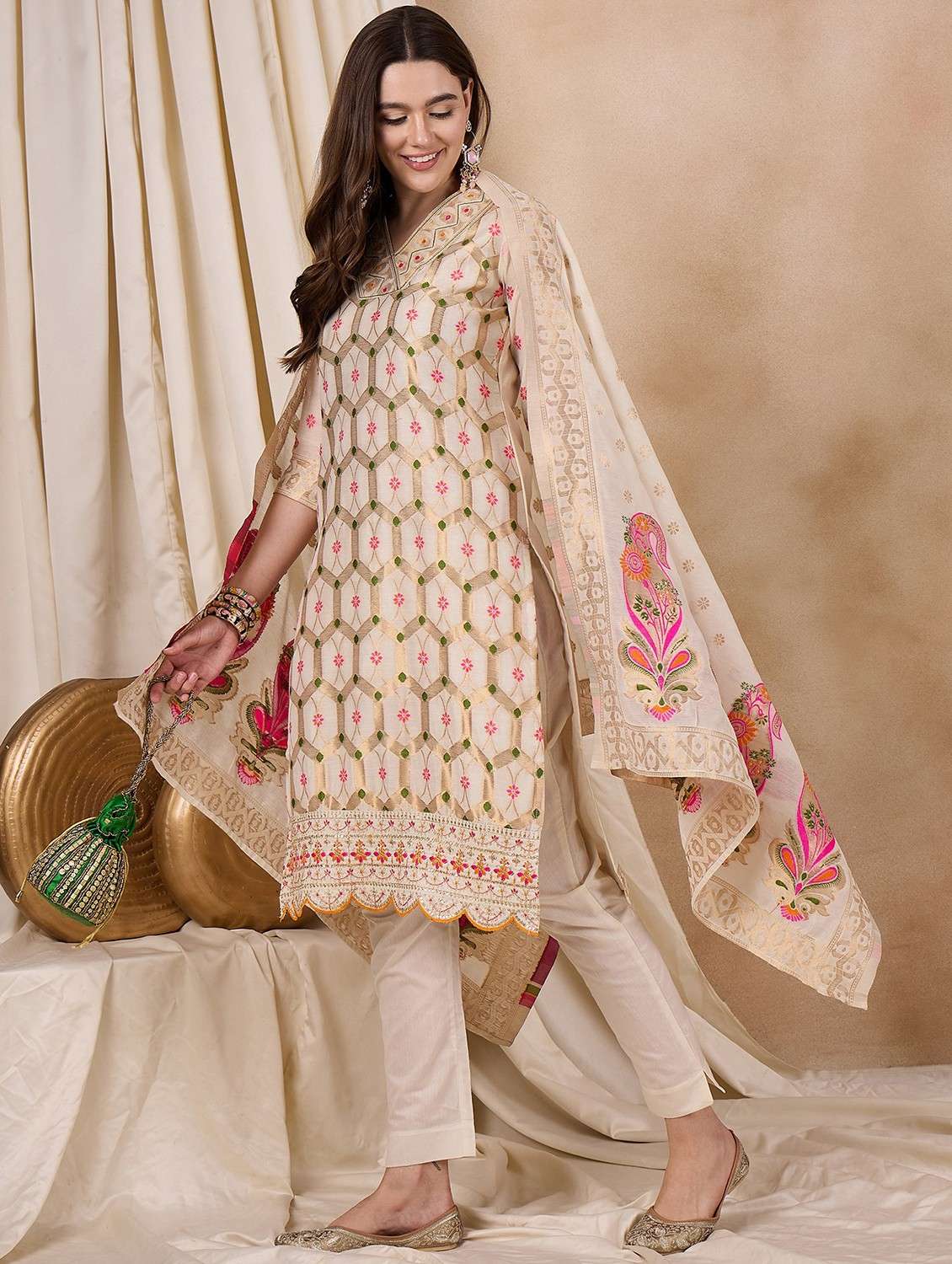 women three quarter sleeve kurta pant with dupatta set - 21976673 -  Standard Image - 3