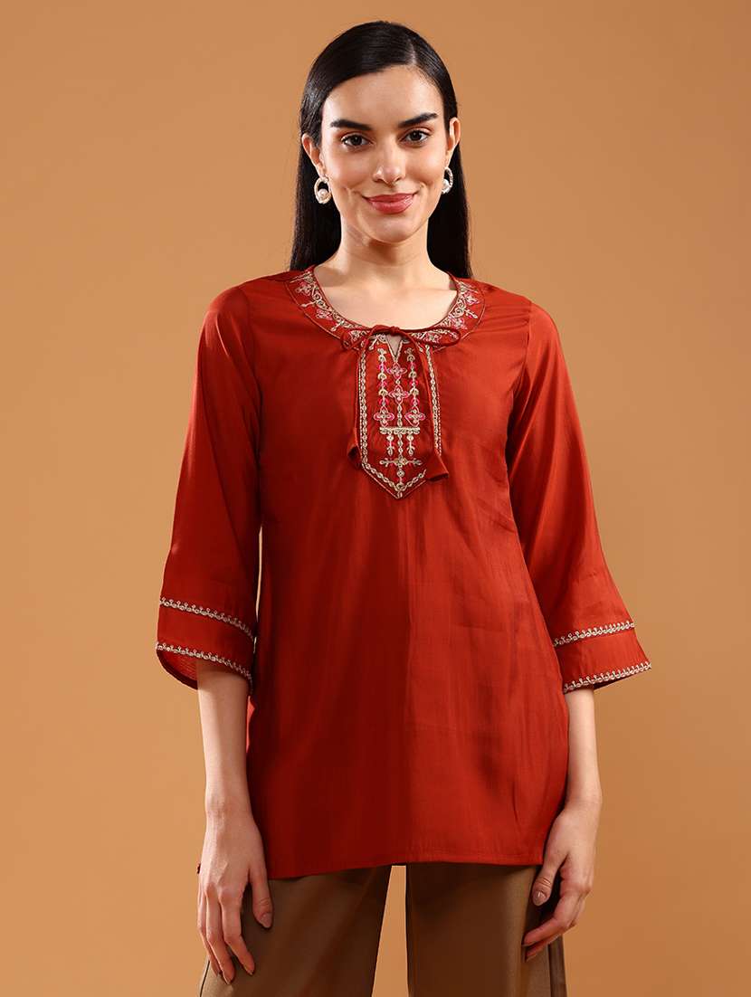women printed three quarter sleeve kurti