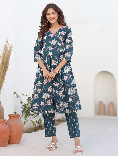 women floral three quarter sleeve kurta pant set - 21977282 -  Standard Image - 0