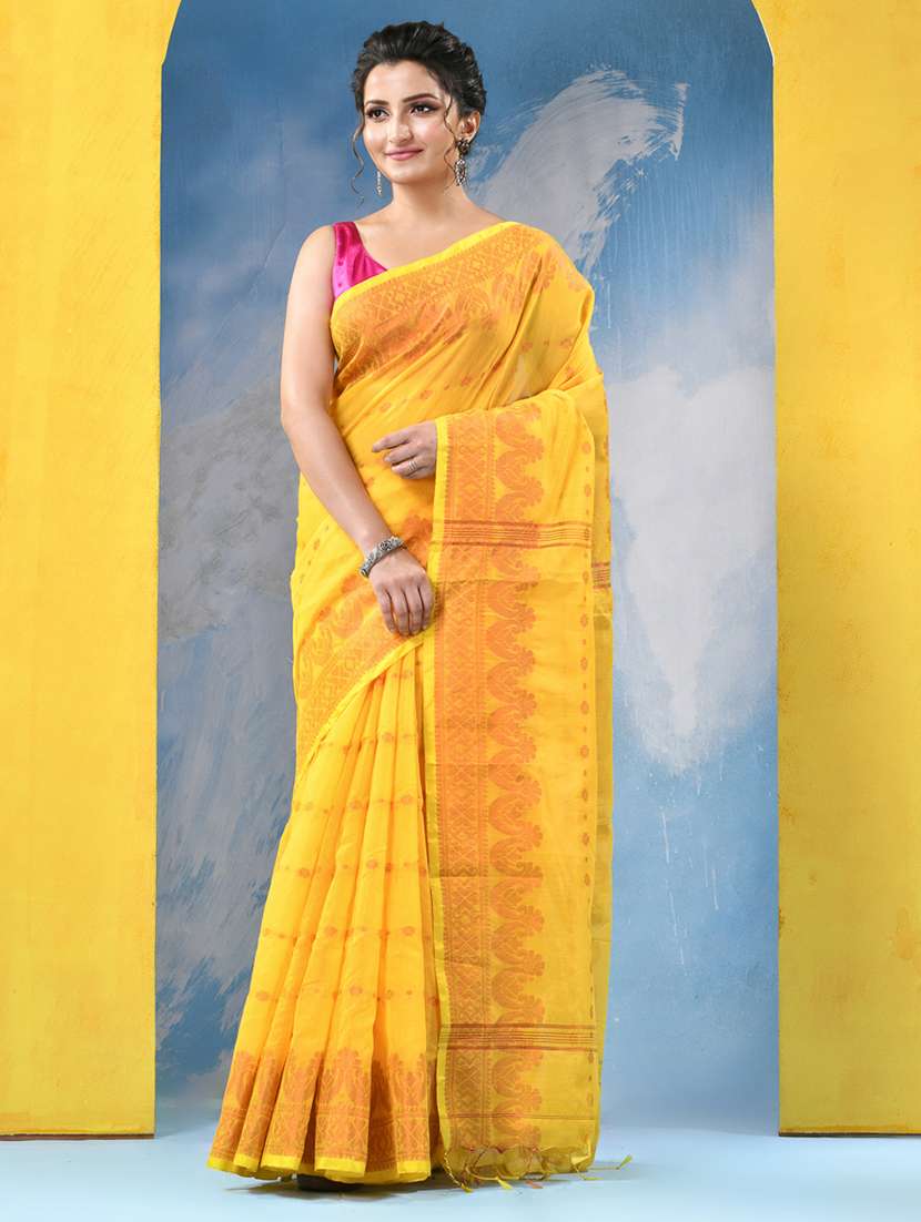 women self design handloom saree with blouse