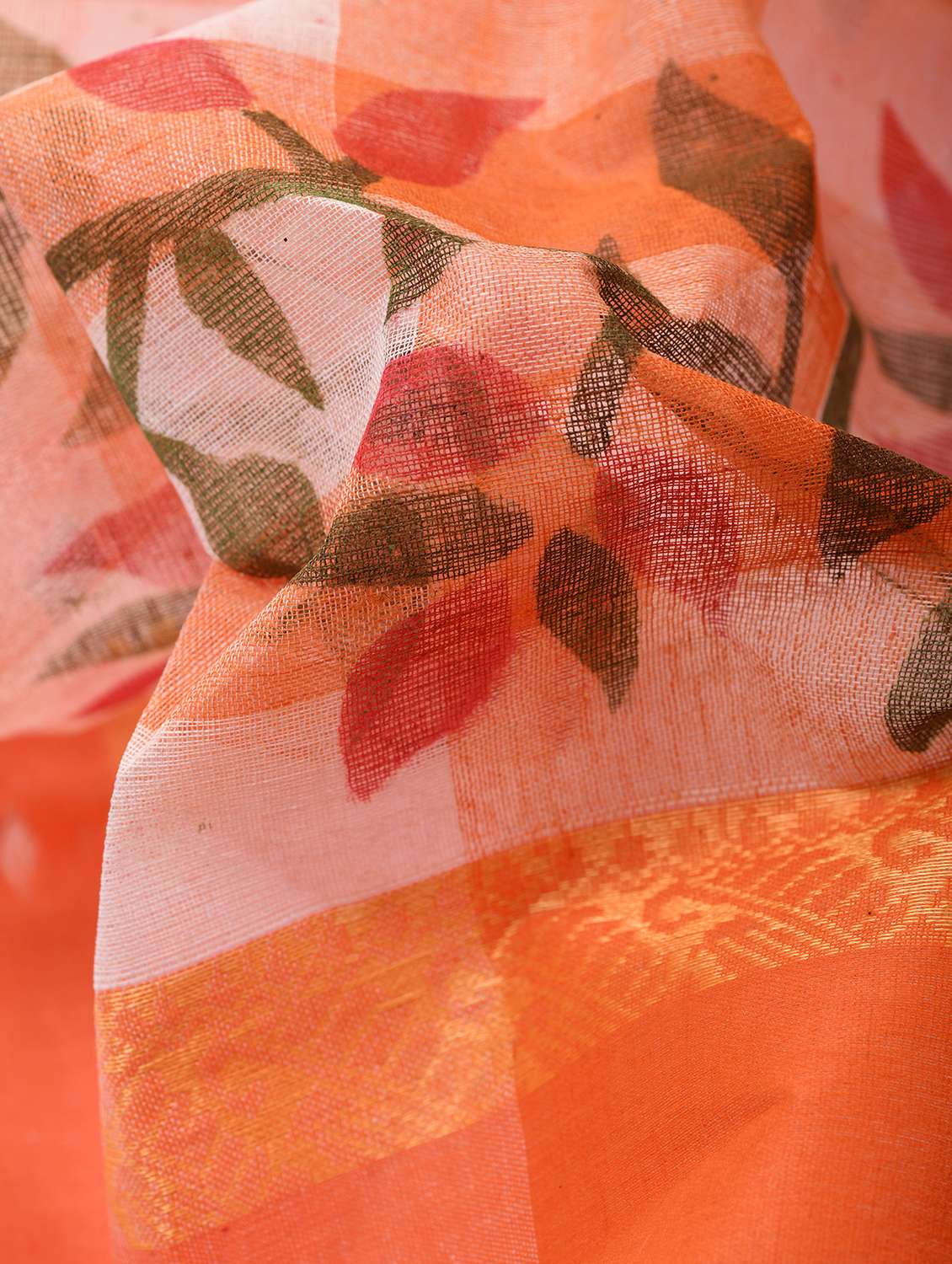 women printed handloom saree - 21977362 -  Standard Image - 3