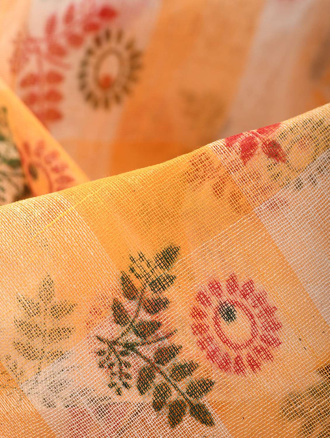 women printed handloom saree - 21977378 -  Standard Image - 3