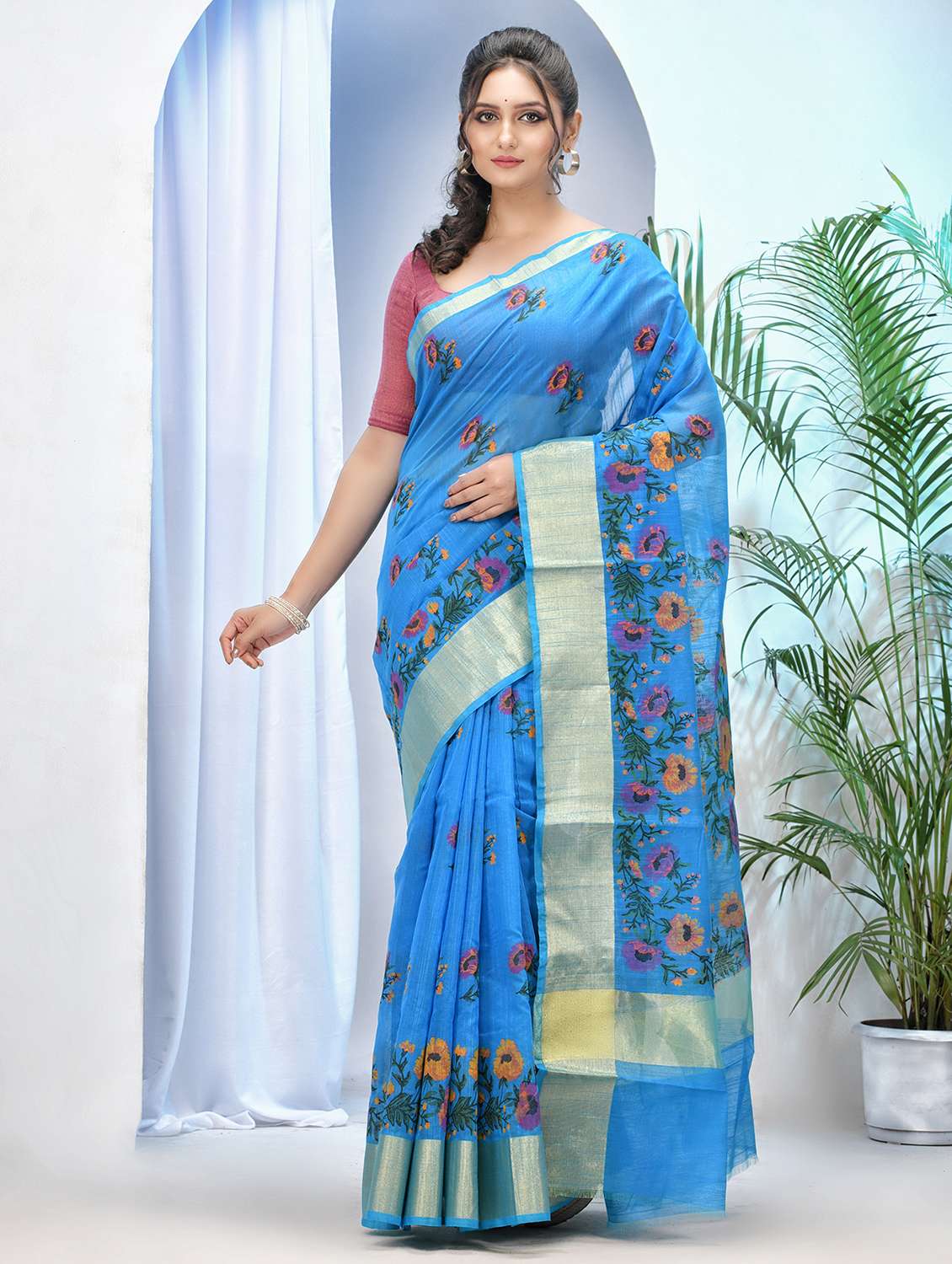 women floral bordered saree with blouse - 21977391 - Zoom Image - 0