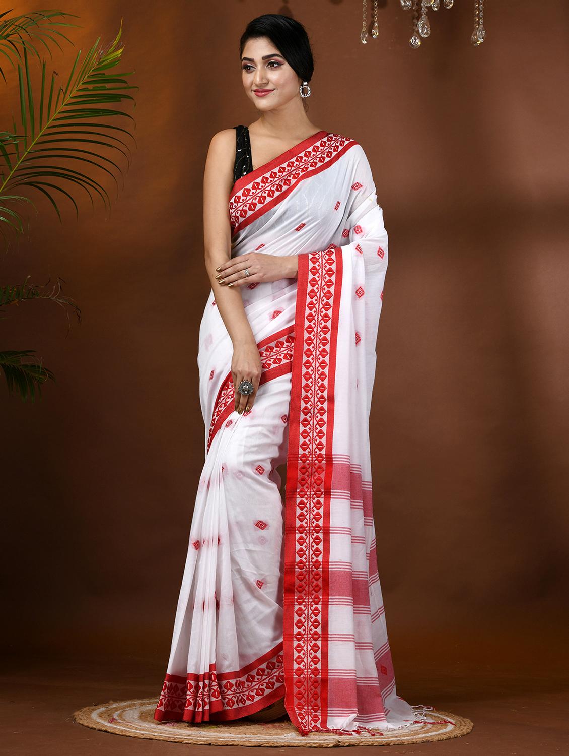 women self design handloom saree with blouse - 21977417 - Zoom Image - 0