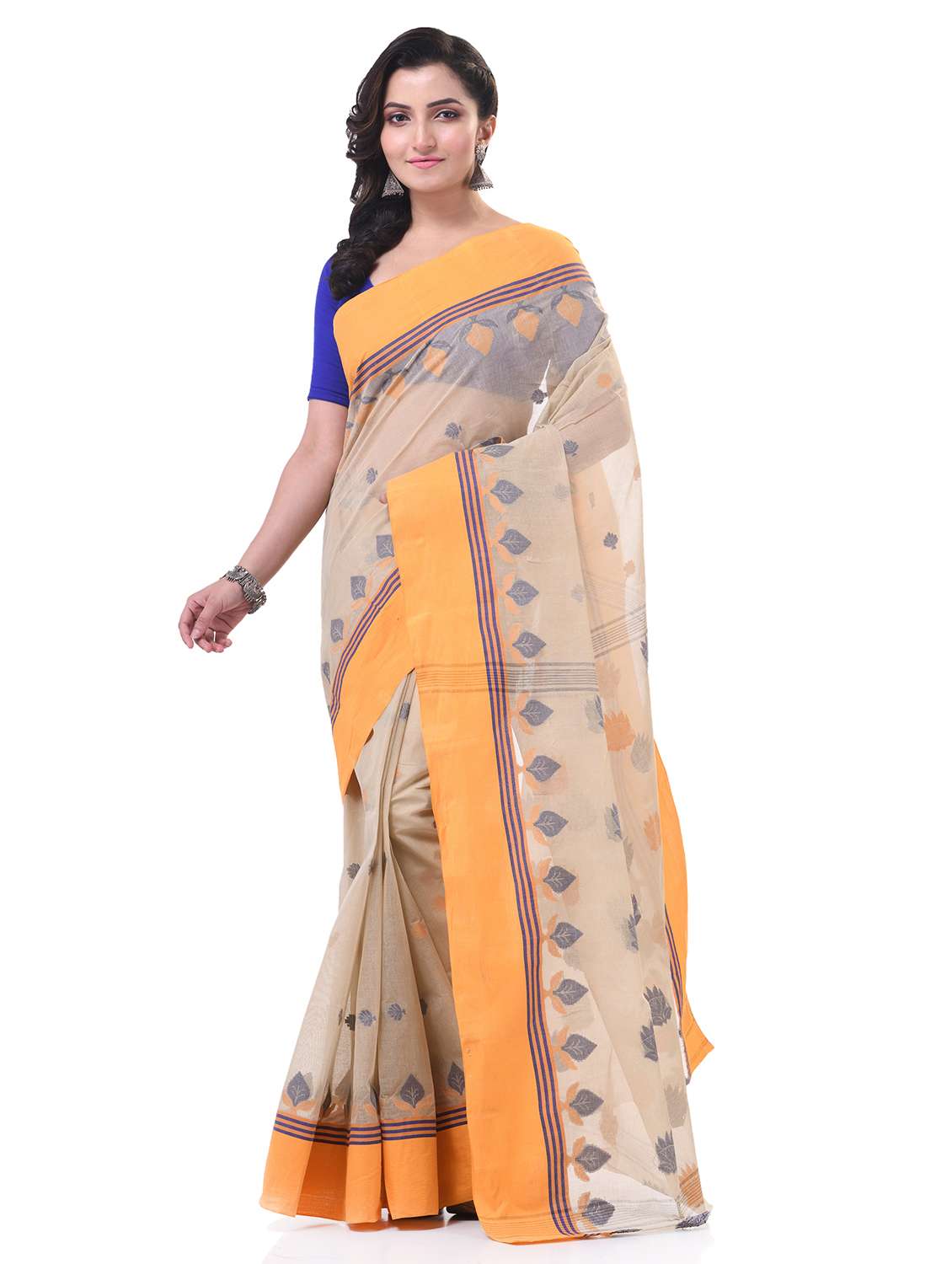 women self design handloom saree - 21977424 - Zoom Image - 0