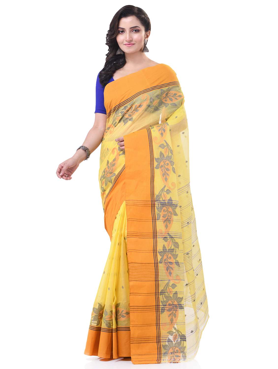 women self design handloom saree