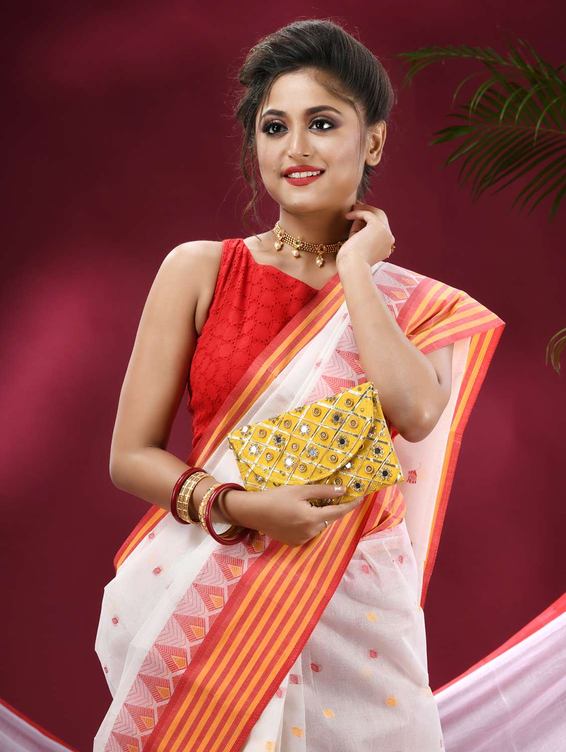 women self design handloom saree - 21977439 - Standard Image - 3