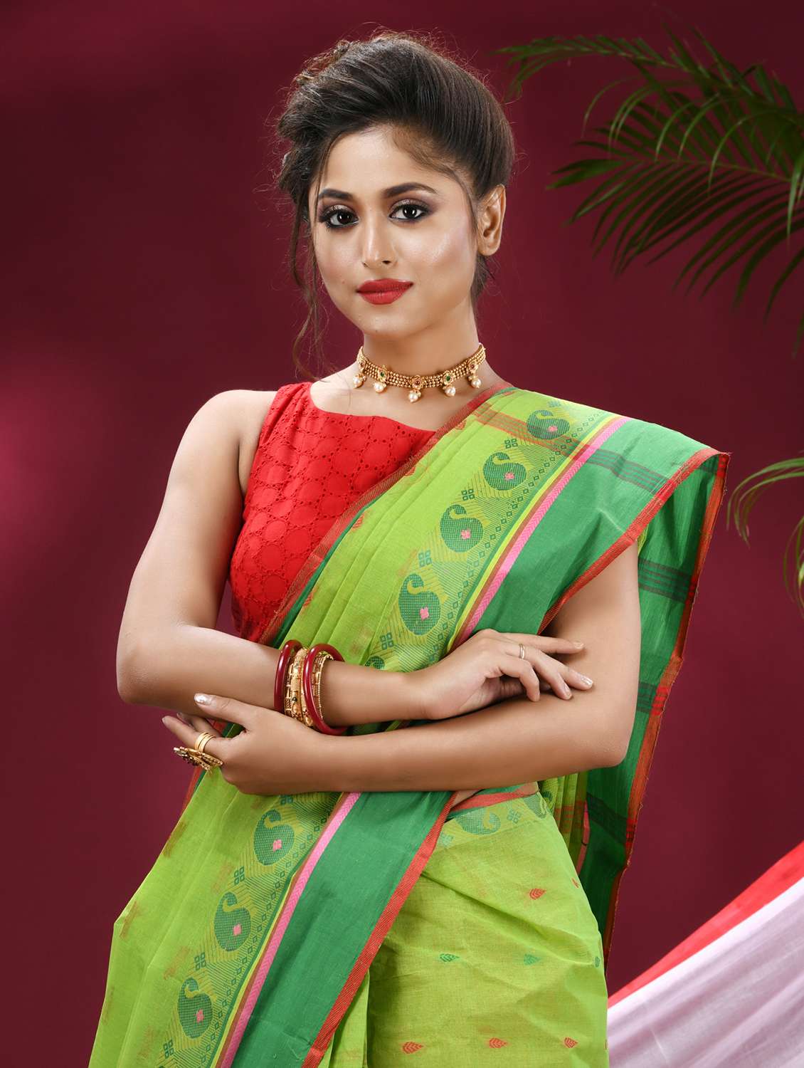 women self design handloom saree - 21977446 -  Standard Image - 3