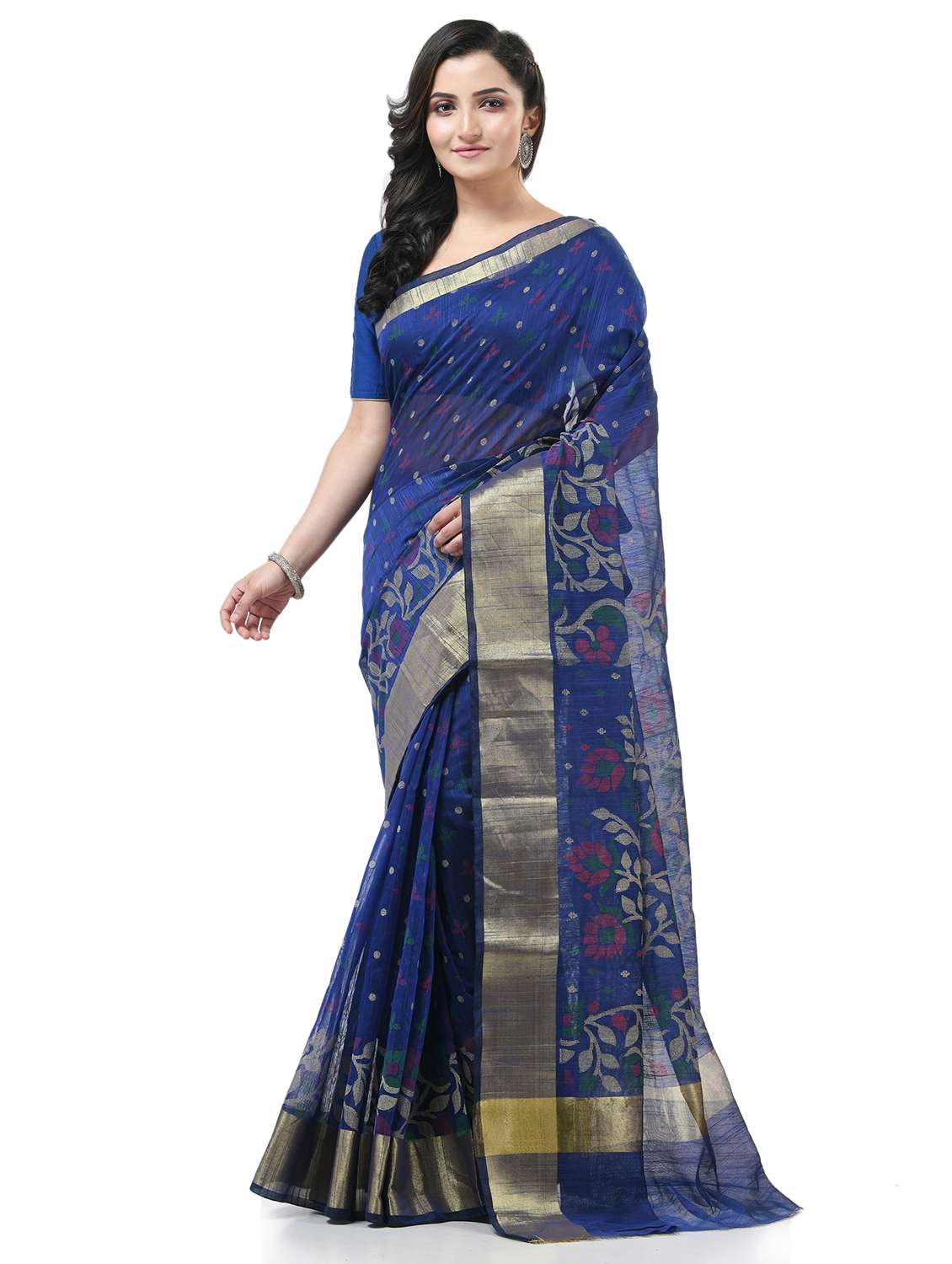 women self design bordered saree with blouse