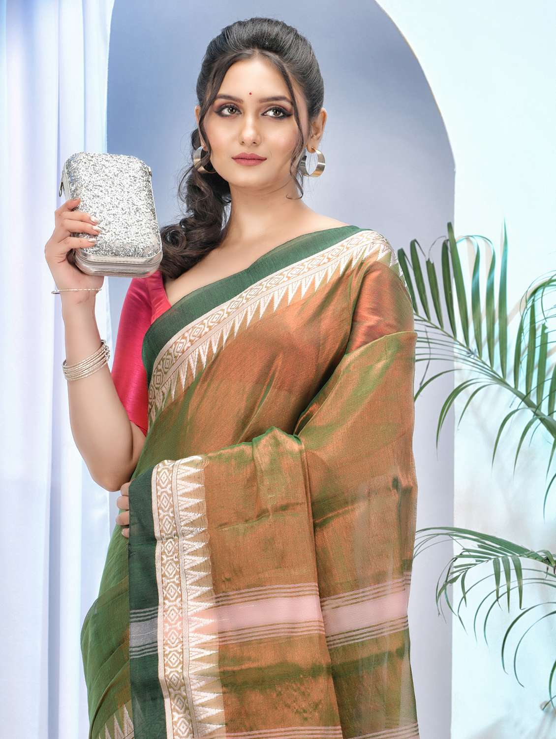 women solid with bordered saree with blouse - 21977455 - Standard Image - 3