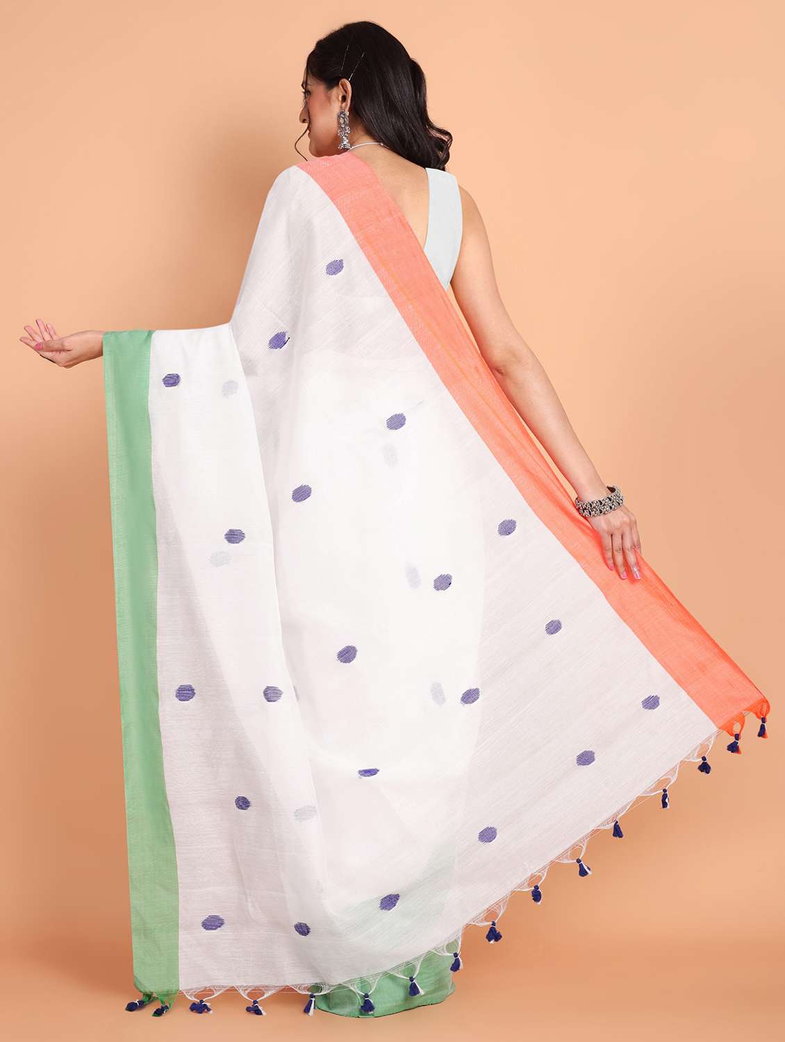 women self design handloom saree with blouse - 21977465 -  Standard Image - 3
