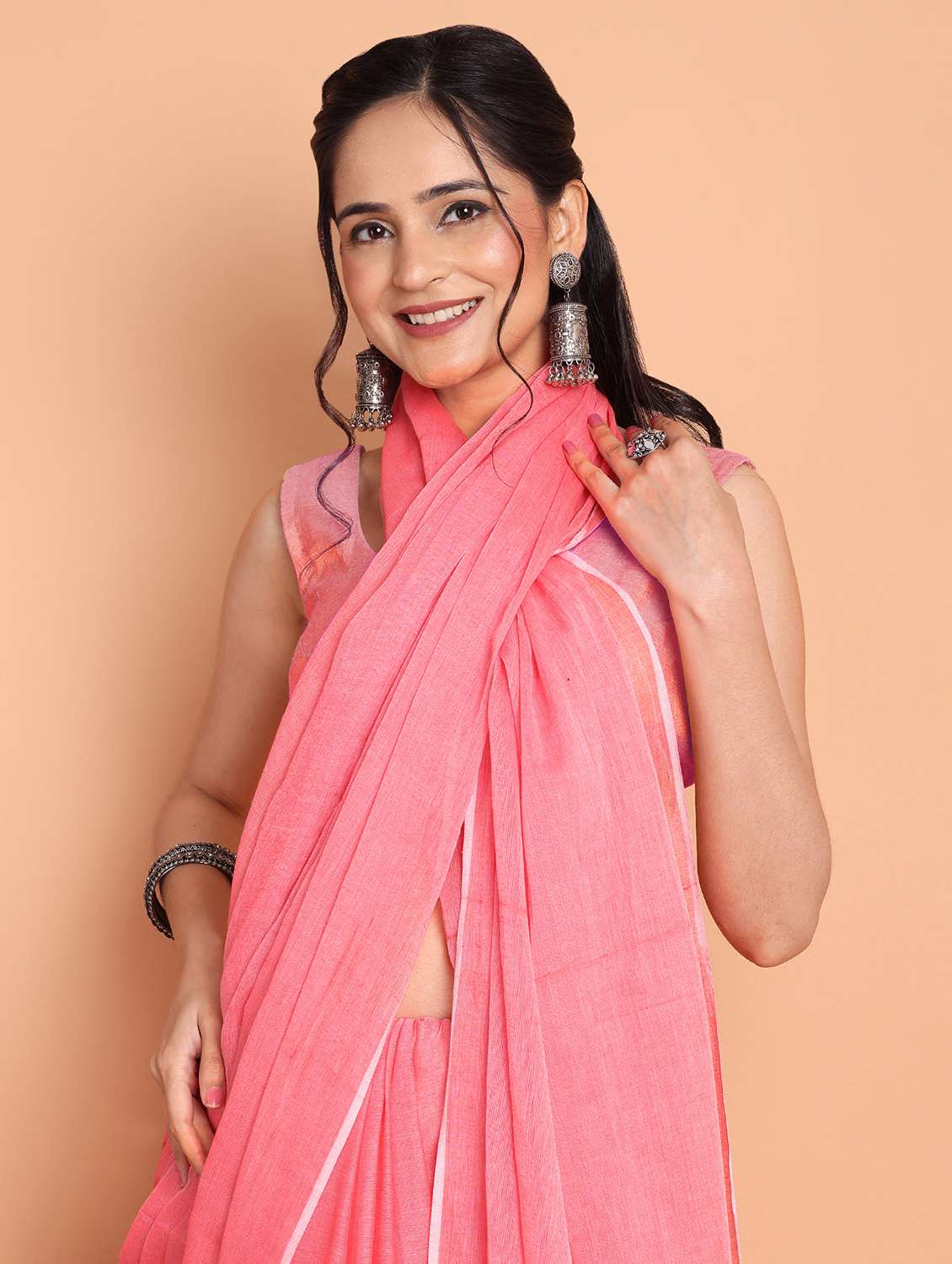 women self design handloom saree - 21977479 -  Standard Image - 3