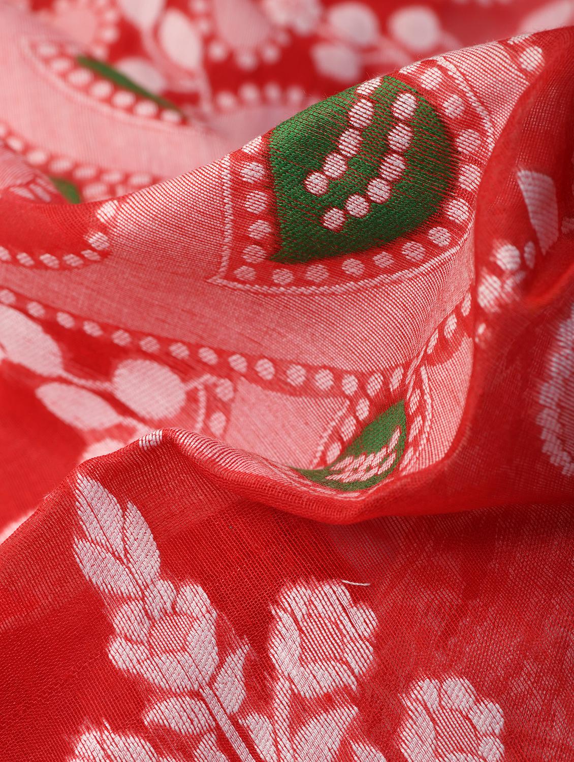 women red jamdani saree - 21977489 - Standard Image - 3