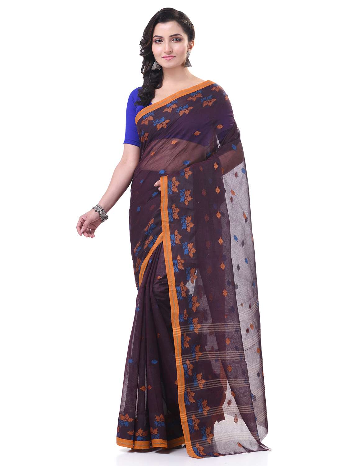 women self design handloom saree