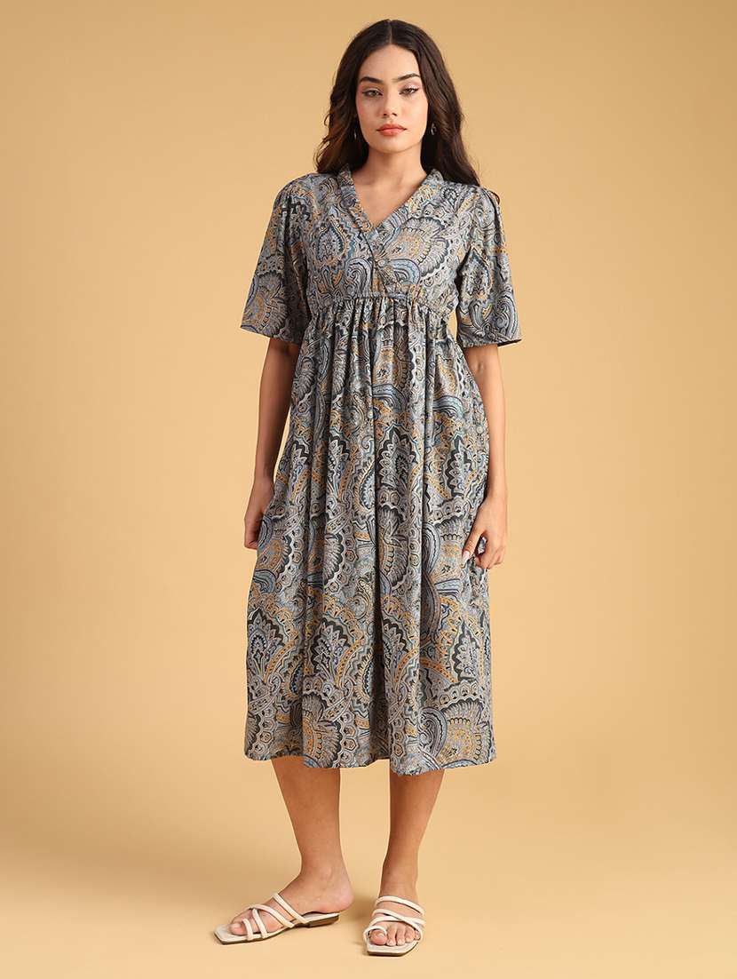 women printed short sleeve flared dress