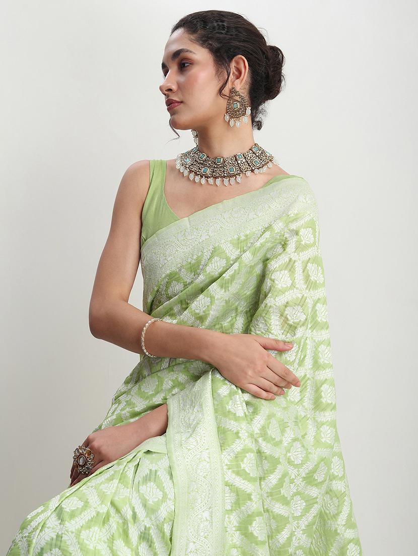 women self design banarasi saree with blouse - 21978376 - Standard Image - 3