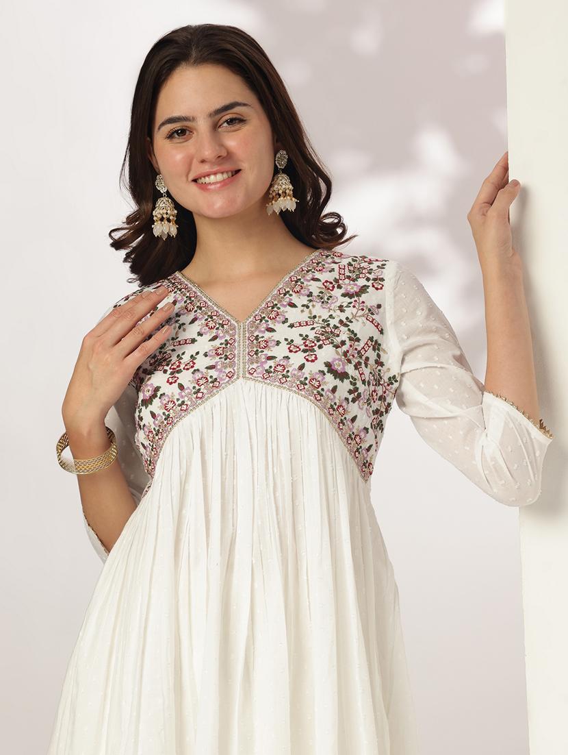 women embroidered three quarter sleeve kurta pant with dupatta set - 21978448 - Standard Image - 3