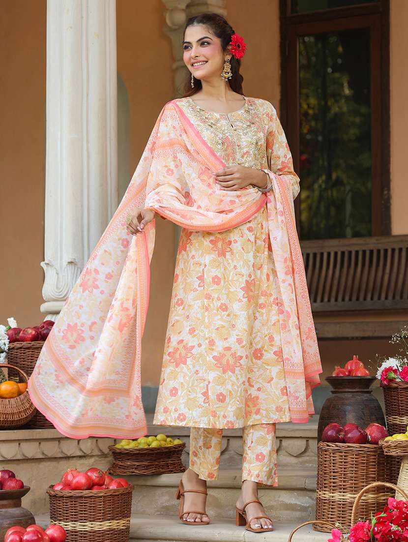 women floral three quarter sleeve kurta pant with dupatta set