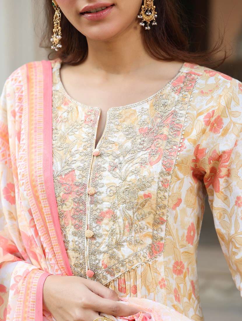 women floral three quarter sleeve kurta pant with dupatta set - 21978450 -  Standard Image - 5