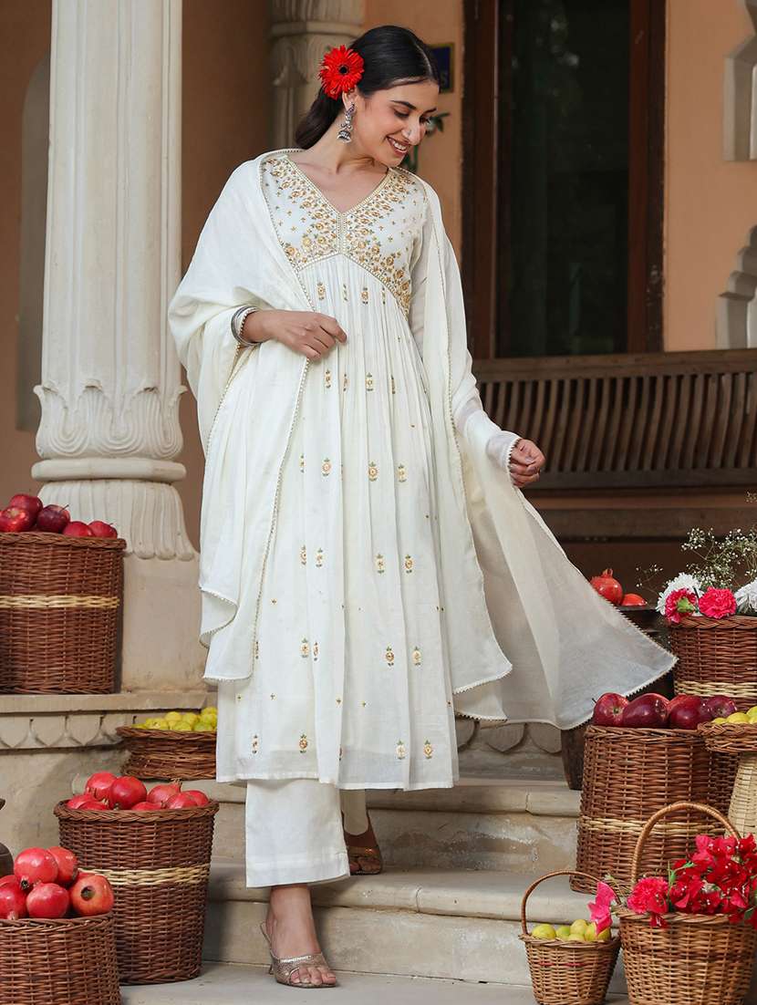women embroidered three quarter sleeve kurta pant with dupatta set