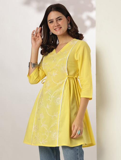 women embroidered three quarter sleeve a-line kurta - 21978467 -  Standard Image - 0