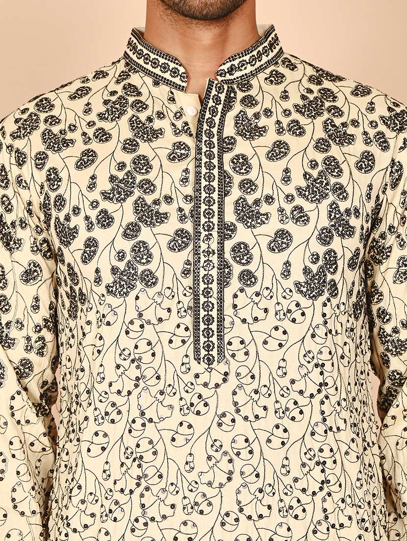 men embroidered mandarin neck long kurta - 21978488 -  Standard Image - 3